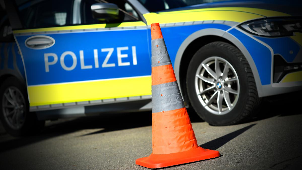 #Griesbeckerzell: Unfall nach Vorfahrtfehler: Auto prallt in Griesbeckerzell gegen Verteilerkasten
