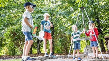 Wer passt in den Ferien auf die Kinder auf? Die Munk Gruppe aus Günzburg hat für ihre Angestellten eine Lösung: Sie bietet ein Ferienprogramm an.