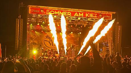 Am Samstag fand auf dem Gaswerk-Gelände in Augsburg das "Sommer am Kiez"-Festival mit Saltatio Mortis einen furiosen Abschluss.