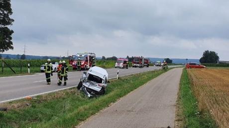 Feuerwehrkräfte aus Babenhausen, Winterrieden und Boos waren am Samstagmittag wegen eines Unfalls auf der B300 beim Booser Ortsteil Orwang im Einsatz. 