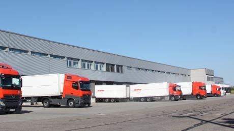 Das Aldi-Logistikzentrum will die Laderampe an der Nordostseite umbauen und die Stellplätze für die Mitarbeiter erweitern.