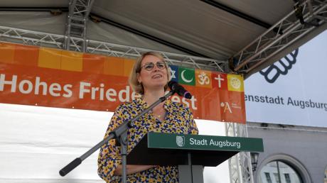Die Augsburger Rathaus-Opposition wirft Oberbürgermeisterin Eva Weber - hier beim Friedensfest 2022 - Zensur vor.