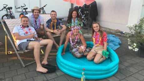 Bei der gemeinsamen "Beach Party" im Sportheim hatten Jugendliche und Erwachsene beim Besuch der französischen Gäste 2022 ihren Spaß. 