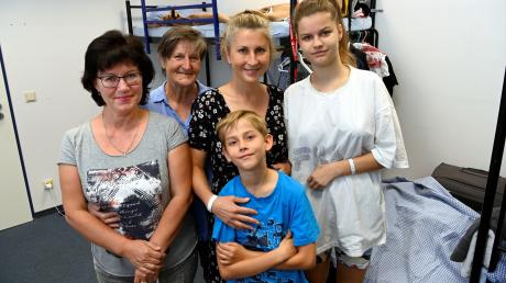 Albina, Vera, Lira, Carolina (von links) und der achtjährige Vlad teilen sich ein Zimmer in der Notunterkunft.