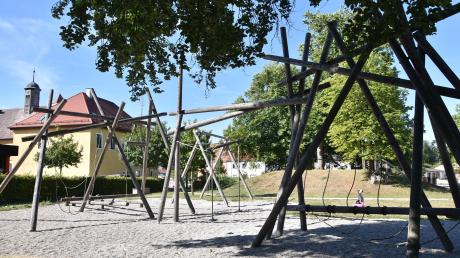 Der Spielplatz in der Ortsmitte von Tagmersheim soll ein weiteres Spielgerät erhalten. Das hat der Gemeinderat auf Antrag einer Schulklasse beschlossen.