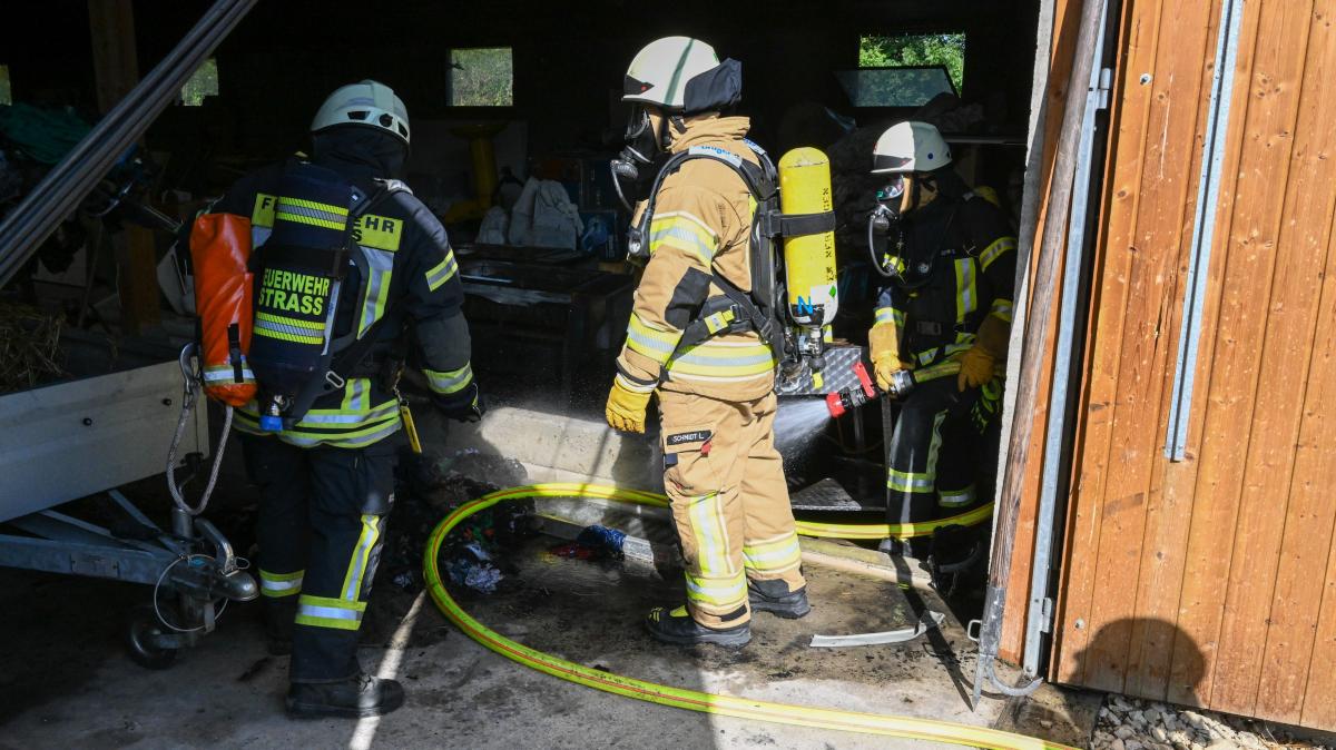 #Nersingen: Großaufgebot der Feuerwehr im Einsatz: Brand in Scheune nahe der B10