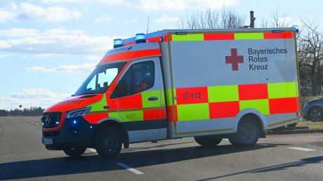 Ein Rettungswagen war bei einem Verkehrsunfall in Gundremmingen zum richtigen Zeitpunkt vor Ort. 
