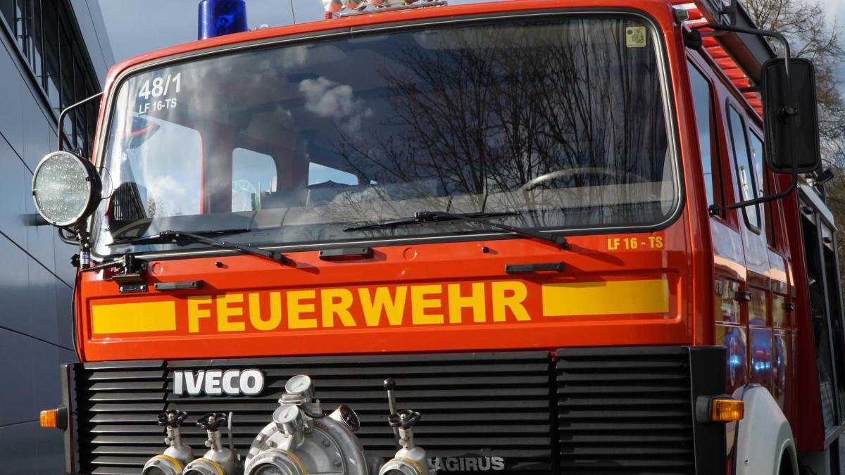 #Dettingen: Auto brennt auf der A7 aus, Fahrer kann sich noch retten