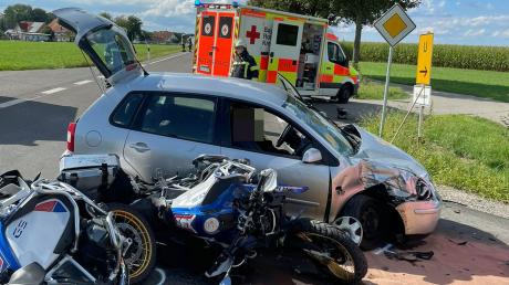 Ein schwerer Unfall hat sich am Sonntag auf der Kreisstraße zwischen Babenhausen und Oberschönegg ereignet. Ein Motorradfahrer musste mit dem Helikopter in die Klinik gebracht werden.