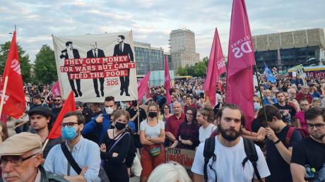 Zu der Demonstration in Leipzig hatte auch die Linke aufgerufen.