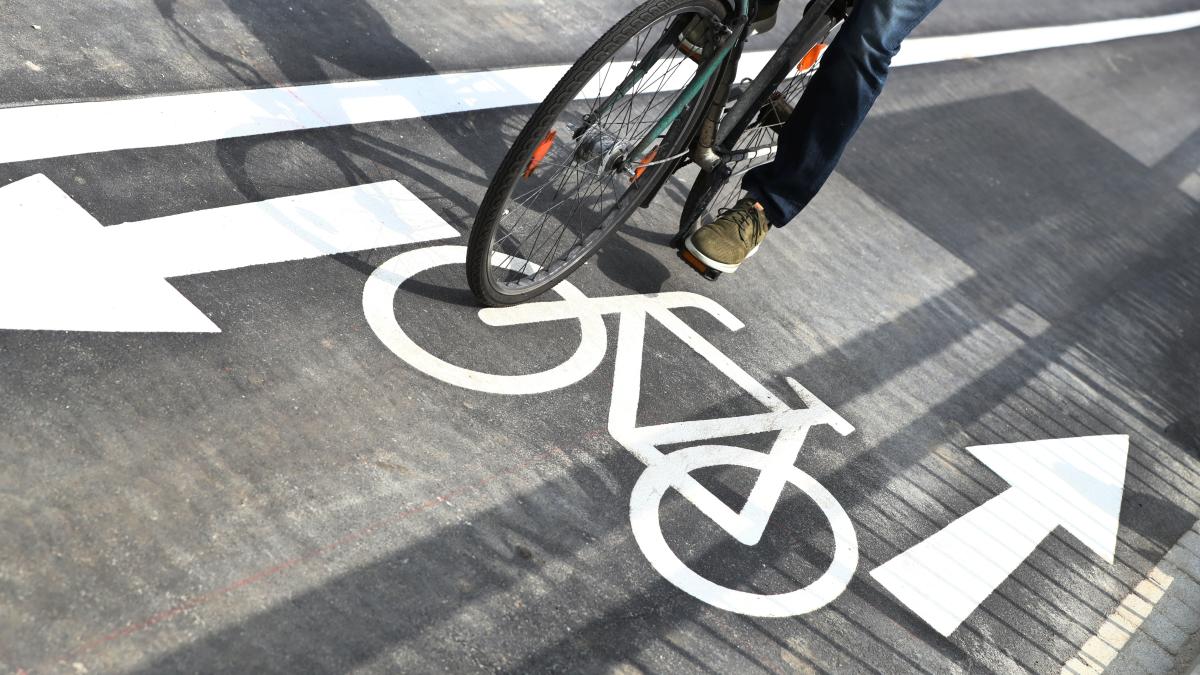 #Illertissen: Jugendlicher zeigt Kunststück mit seinem Fahrrad – und stürzt