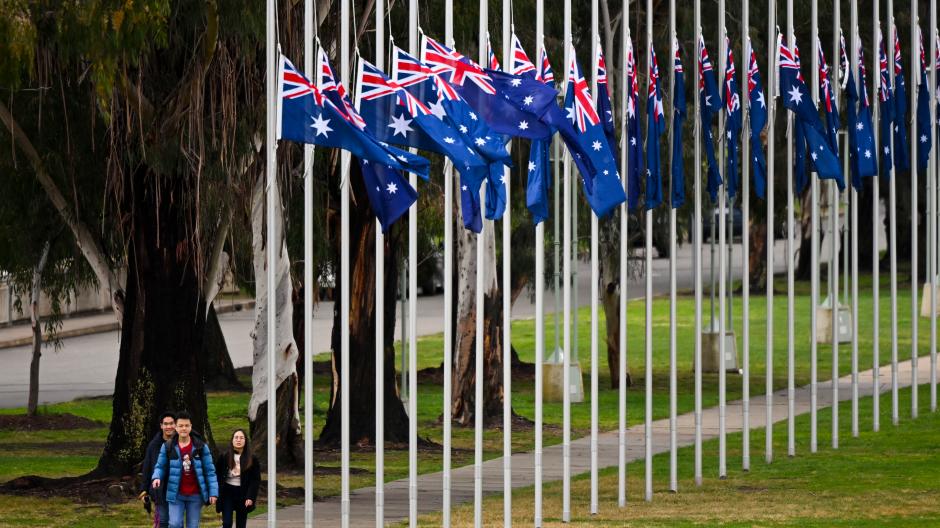 Auch im weit entfernten Australien, das wie Neuseeland zur britischen Krone gehört, hängen die Flaggen auf Halbmast.