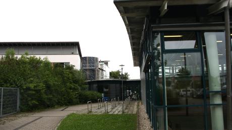 Die Turnhalle in Untermeitingen wird erweitert. Während der Bauphase kann sie nicht von den Vereinssportlern genutzt werden.