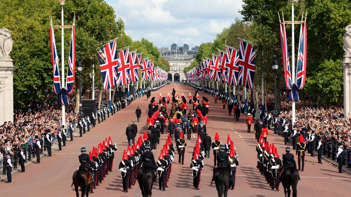 #Großbritannien: Millionen strömen nach London, um sich von der Queen zu verabschieden