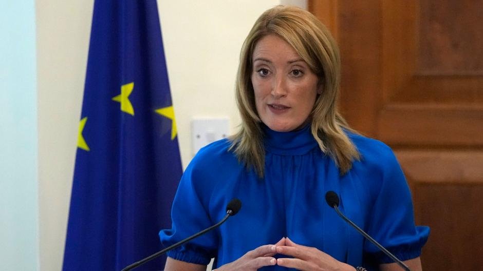 Roberta Metsola, Präsidentin des Europäischen Parlaments, stimmte mehrmals gegen einen erleichterten Zugang zu Schwangerschaftsabbrüchen für Frauen. Ihre Heimat Malta ist der letzte EU-Mitgliedstaat, in dem Abtreibung vollständig verboten ist.