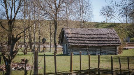 Die jungsteinzeitliche Feuchtbodensiedlung in Pestenacker ist mittlerweile ein Freilichtmuseum.