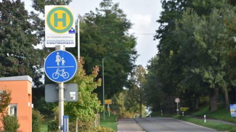 Die Bürgerinnen und Bürger wünschen sich eine bessere Anbindung an den ÖPNV beziehungsweise  einen Anschluss an den Augsburger Verkehrsverbund. 