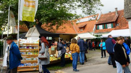 Bereits zum 20. Mal fand heuer der Apfel- und Kartoffelmarkt in Bächingen statt. Zahlreiche Fieranten sorgten für ein abwechslungsreiches Angebot. 