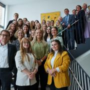 23 neue Lehrer und Lehrerinnen treten im Landkreis Donau-Ries zum September 2022 den Dienst an Grund- und Mittelschulen an. 