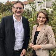 Der Günzburger CSU-Kreisvorsitzende Hans Reichhart und  Landtagskandidatin Jenny Schack.