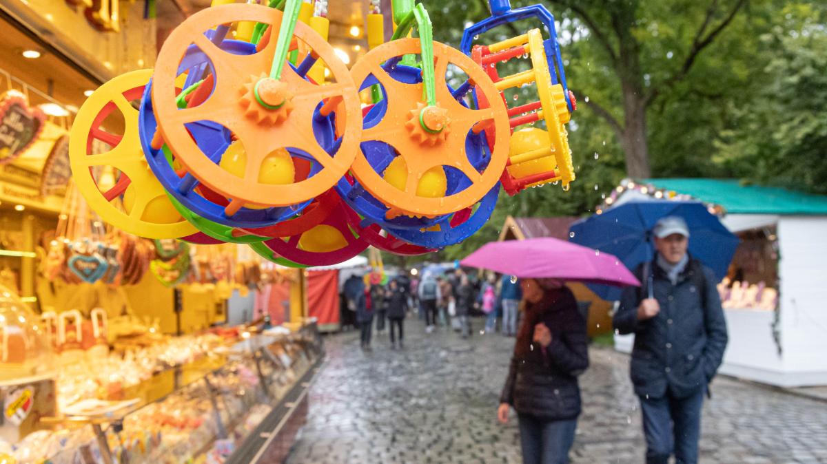 #Augsburg: Trotz Regen: Dult zieht schon am ersten Tag Besucher an