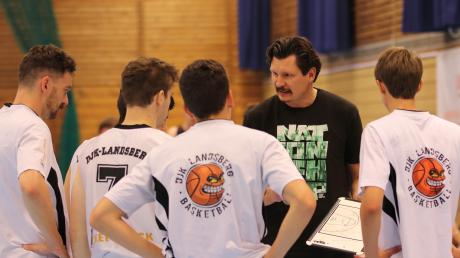 Für HSB-Trainer Miga Migalla und sein junges Team wird es in der Basketball-Bayernliga eine schwierige Saison.