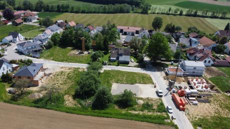 Nach Abschluss der Ausgrabungen und einem Fledermausgutachten konnte am Hirschbach die Erschließung der Grundstücke vollständig zu Ende gebracht werden.