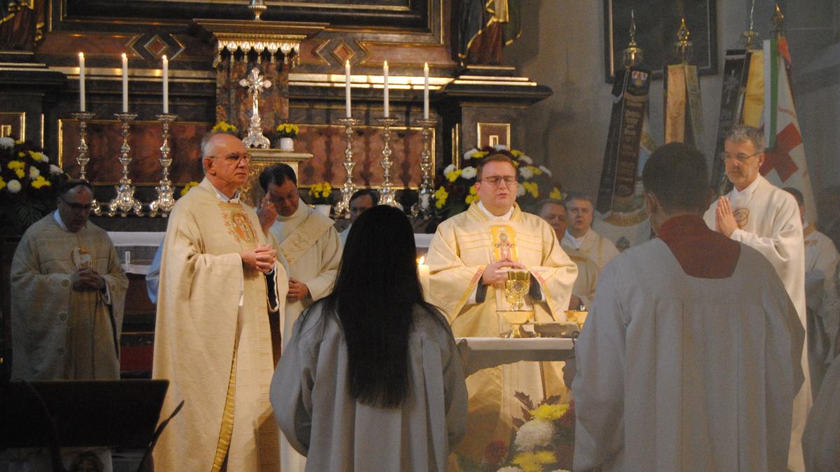 #Bobingen: Bobingen hat einen neuen katholischen Pfarrer