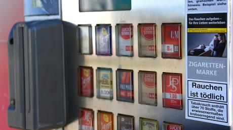 In Ried-Sirchenried wurde laut Polizei versucht, einen Zigarettenautomat zu stehlen. 
