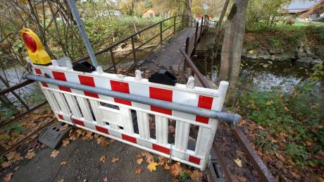 Schon fast zwei Jahre ist die Schlosswiesenbrücke zwischen Greifenberg und Windach gesperrt. Jetzt wurden im Greifenberger Gemeinderat Pläne für eine Erneuerung präsentiert.