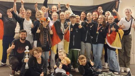 Tänzerinnen und Tänzer des Edelstetter Tanzzentrums waren bei der Weltmeisterschaft in Graz erfolgreich. 