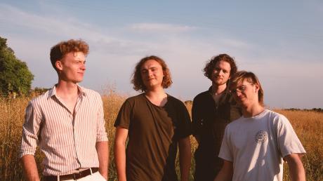 Maxi Aldinger (von links), Jakob Muehleisen, Anton Engelmann und Veit Kobler gehören zur Band  "A Story for Reflection".