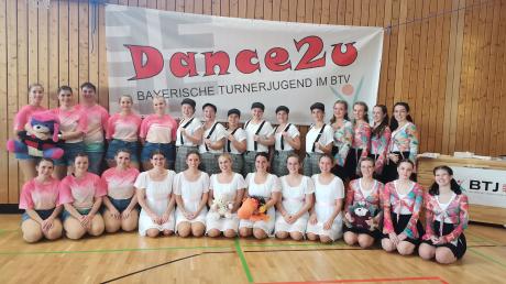 Die TSC New Dancia Holzheim war bei dem Tanzwettbewerb im oberbayerischen Holzkirchen überaus erfolgreich. 