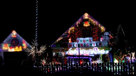So sah das Weihnachtshaus vor vier Jahren aus. Heuer sollen noch einige Lichter mehr hinzukommen.