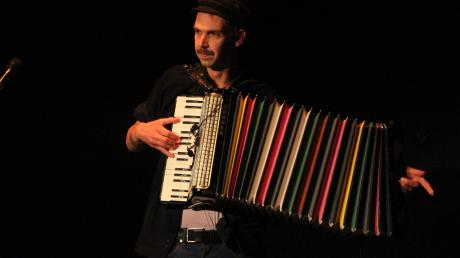 Musiker mit Virtuosität, Poesie und Tiefgang: Maxi Pongratz, der jetzt in Blossenau gastierte.
