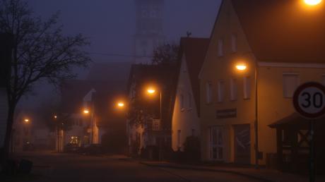 In Mertingen bleiben die Straßenlampen jetzt doch die ganze Nacht an. Der Energiesparplan des Gemeinderats ist nicht realisierbar. 