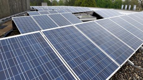 Die Photovoltaikanlage der neuen Schule Westheim wird größer, ebenso die Wärmepumpe.