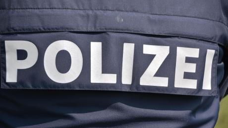 Die Polizei hat auf der B16 bei Lauingen einen Autofahrer kontrolliert, der sich unter Drogeneinfluss ans Steuer gesetzt hatte. 
