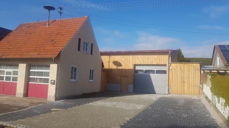 In Eigenregie haben die Hausener Vereine eine Halle neben dem örtlichen Feuerwehrhaus errichtet.