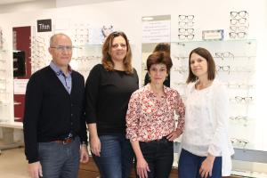 Das Team von Optik Bräu in Neusäß nimmt sich der Sehprobleme ihrer Kundinnen und Kunden an und findet immer eine – auch optisch – passende Lösung. 