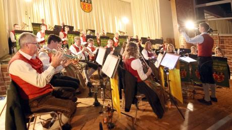 "Ein Fernsehabend", so lautete der Titel des Jahreskonzerts des Musikvereins Behlingen-Ried in Wettenhausen.