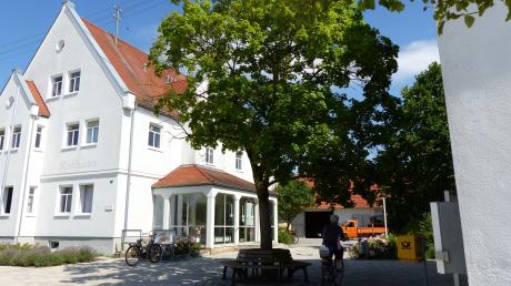 Die Dorfmitte Westendorfs soll aufgewertet werden. Im Fokus steht eine Gesamtfläche von 4400 Quadratmetern. Der Dorfladen, das Rathaus und der alte Bauhof gehören zu diesem Areal.