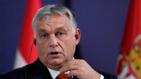 Die EU-Kommission empfiehlt, Fördermittel für Ungarn erst freizugeben, wenn die Regierung von Ministerpräsident Orban Versprechen zur Wahrung der Rechtsstaatlichkeit umsetzt. 