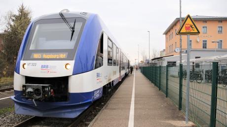 Auf der Paartalbahnstrecke zwischen Augsburg und Ingolstadt finden in der Nacht vom 5. auf den 6. März Bauarbeiten statt. Es kommt zu Fahrplanänderungen und Schienenersatzverkehr, meldet die Bayerische Regionbahn (BRB).. 
