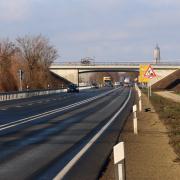 Die Brücke über die B25 bei Nördlingen, die den Heuweg nach Reimlingen an die sogenannte "Brezel" anschließt, wird am Freitag für den Verkehr freigegeben.