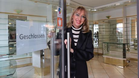 Alexandra Schneid hat ihre Parfümerie in Lechhausen aufgegeben und wird ab Februar Mitarbeiterin der Parfümerie Haberstock.