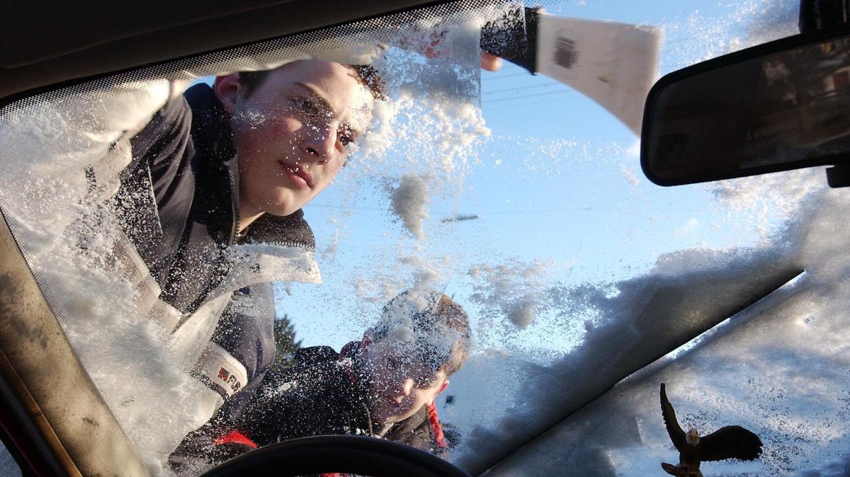 AutoMobil, Eisfrei durch den Winter – Wie bekommt man die Autoscheiben  frei?