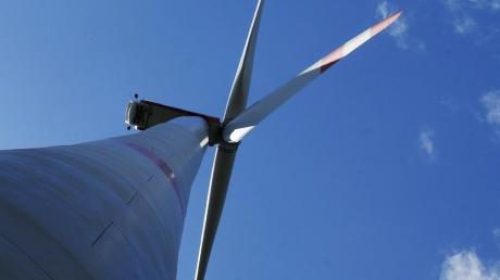 Der Ausbau von Windenergieanlagen soll in ganz Bayern nach Maßgabe des "Wind-an-Land-Gesetzes" verstärkt werden. Auch Großaitingen macht sich darüber Gedanken. 