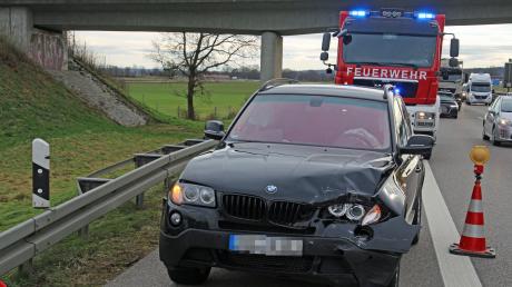 Bei Illertissen ist eine BMW-Fahrerin auf einen vorausfahrenden Mercedes aufgefahren.