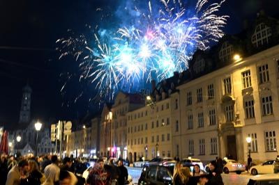 So feierte Augsburg in der Silvesternacht - ein Rundgang